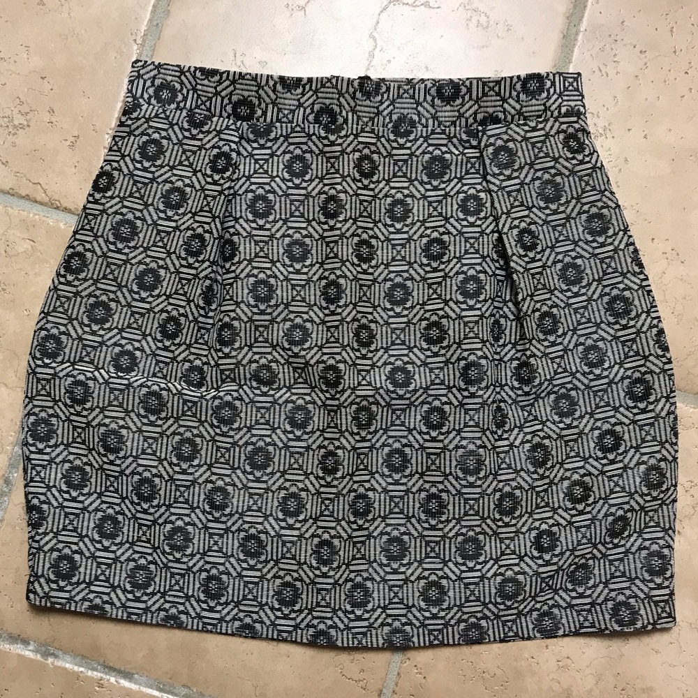 ✨ Black Patterned Skirt! ✨